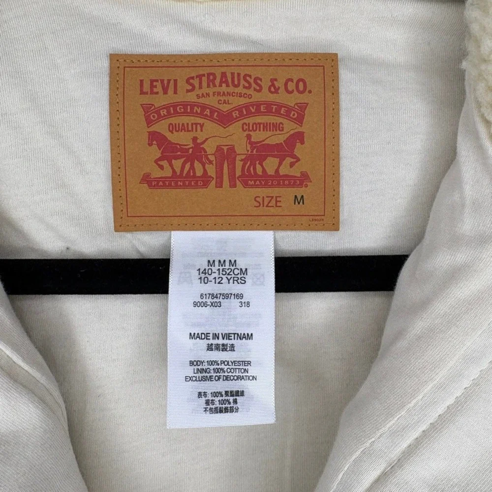 NWT Levi's Ivory Sherpa Trucker Jacket Unisex Youth Sz M‎ 10-12